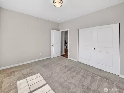 Bedroom - 3373 Fisk Ave, Enumclaw, WA 98022 photo 5 of 7