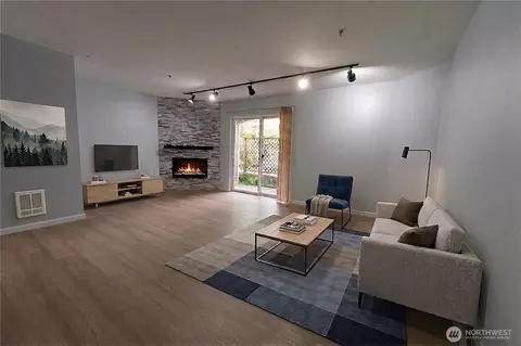 Living - 10709 Valley View Rd #A104, Bothell, WA 98011 photo 1 of 3