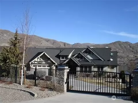 262 Vineyard Dr, Orondo, WA 98843