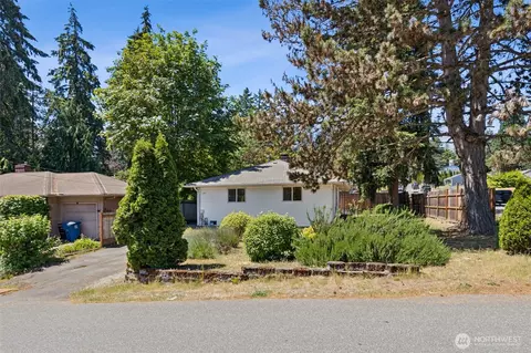 2613 NE 145th St, Seattle, WA 98155