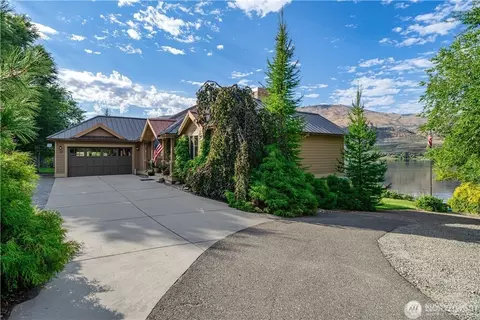 2195 Summer Camp Rd, Chelan, WA 98816