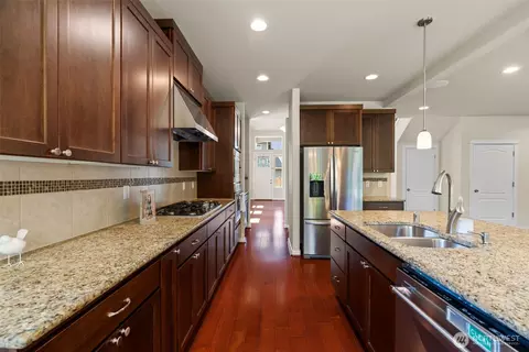 Kitchen - 22313 38th Ave SE, Bothell, WA 98021 photo 2 of 3