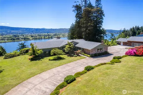 18 Island View Ln, Cathlamet, WA 98612