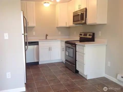 Kitchen - 122 169th St E, Spanaway, WA 98387 photo 2 of 5