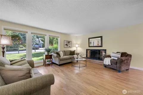 Living - 10157 NE 200th St, Bothell, WA 98011 photo 2 of 3