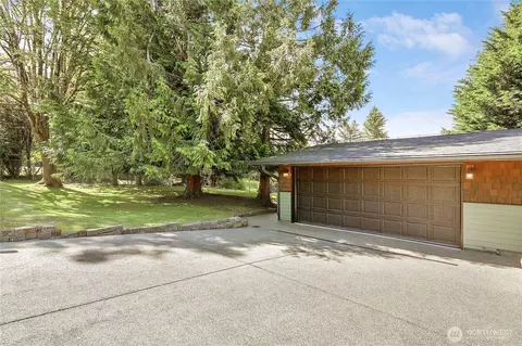 Exterior - 10157 NE 200th St, Bothell, WA 98011 photo 11 of 11