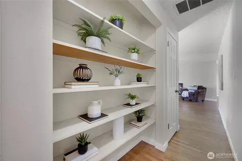 Entry Way - 10157 NE 200th St, Bothell, WA 98011 photo 1 of 1