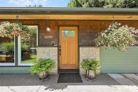 Exterior - 10157 NE 200th St, Bothell, WA 98011 photo 2 of 11