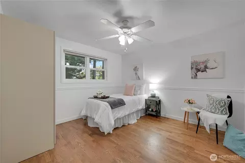 Bedroom - 10157 NE 200th St, Bothell, WA 98011 photo 3 of 5