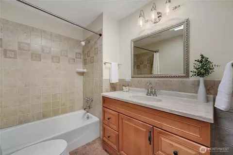 Bath - 10157 NE 200th St, Bothell, WA 98011 photo 1 of 2