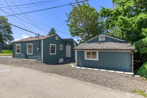 2212 15th St, Bremerton, WA 98312