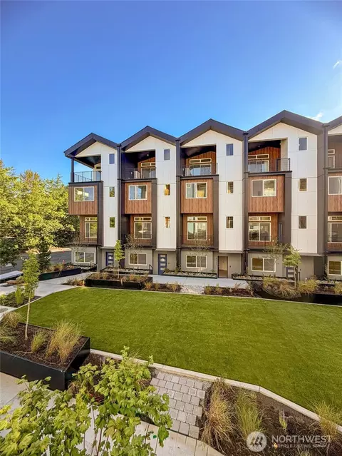 16015 SE 31st Ln, Bellevue, WA 98008