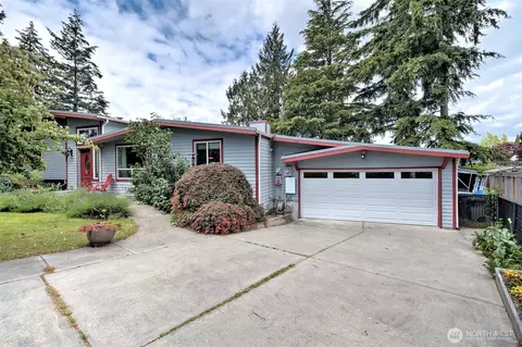 18701 10th Ave NE, Poulsbo, WA 98370