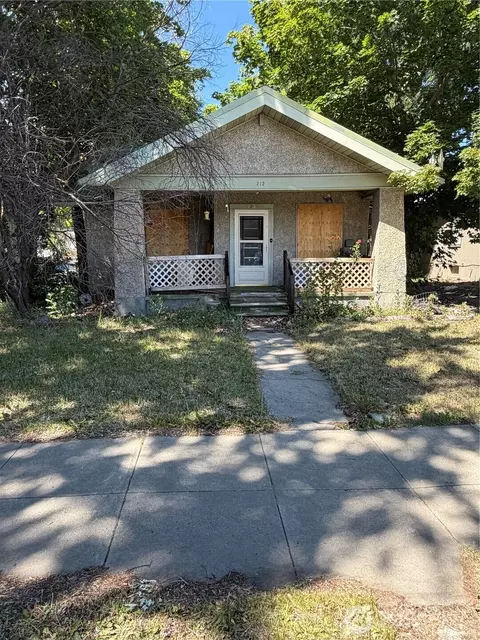 212 Ash St S, Omak, WA 98841