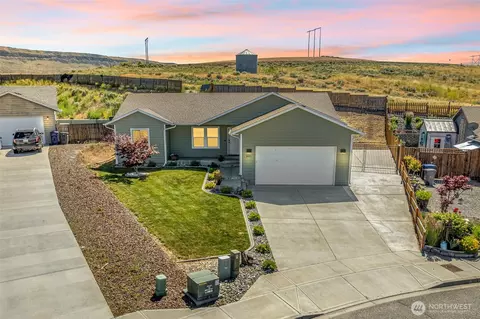 2691 Semolina Loop, East Wenatchee, WA 98802