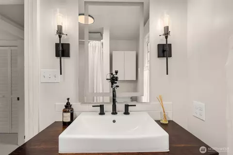 Bath - 325 23rd Ave E, Seattle, WA 98112 photo 4 of 5