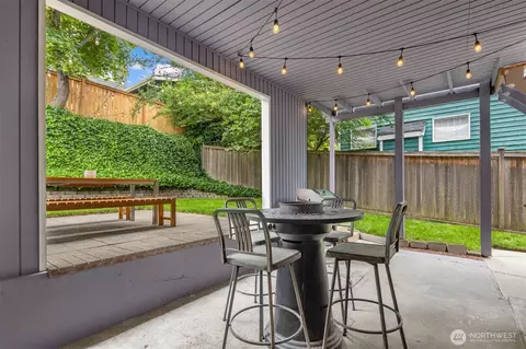 Exterior - 325 23rd Ave E, Seattle, WA 98112 photo 5 of 8