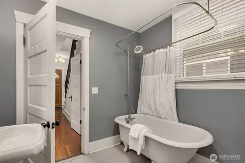 Bath - 325 23rd Ave E, Seattle, WA 98112 photo 2 of 5