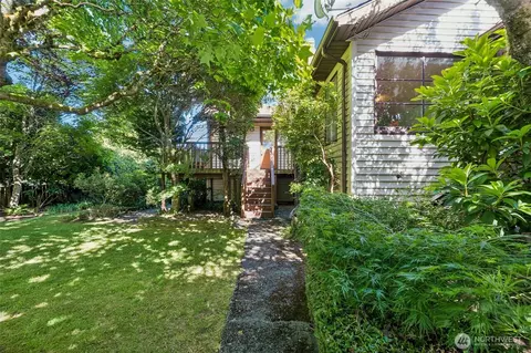 8812 Dibble Ave NW, Seattle, WA 98117
