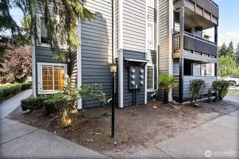22810 30th Ave S #B103, Des Moines, WA 98198