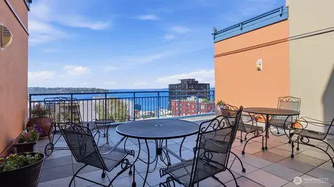 2414 1st Ave #702, Seattle, WA 98121