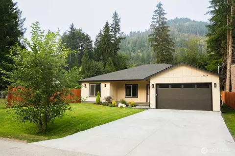 7934 Oregon Trl, Maple Falls, WA 98266