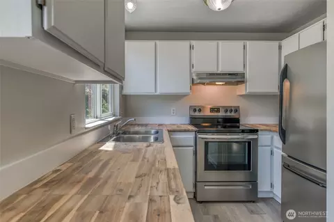 Kitchen - 178 Lovers Ln #A206, Eastsound, WA 98245 photo 2 of 3