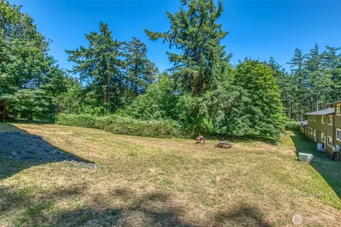 Exterior - 178 Lovers Ln #A206, Eastsound, WA 98245 photo 3 of 6