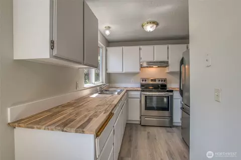 Kitchen - 178 Lovers Ln #A206, Eastsound, WA 98245 photo 1 of 3