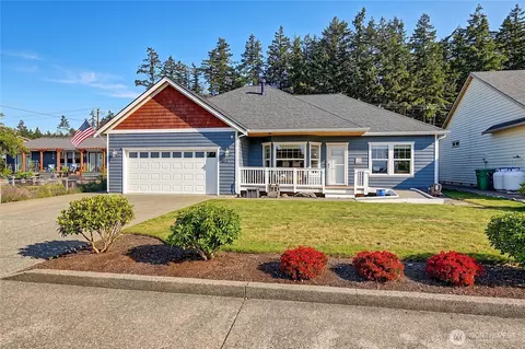 1612 Country Club Dr, Camano Island, WA 98282
