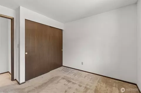 Bedroom - 14906 110th Ave NE, Bothell, WA 98011 photo 5 of 7