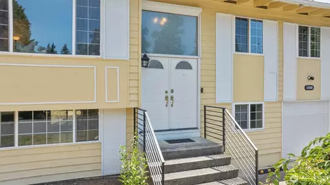 Exterior - 14906 110th Ave NE, Bothell, WA 98011 photo 2 of 7