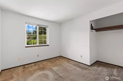 Bedroom - 14906 110th Ave NE, Bothell, WA 98011 photo 6 of 7