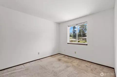 Bedroom - 14906 110th Ave NE, Bothell, WA 98011 photo 7 of 7
