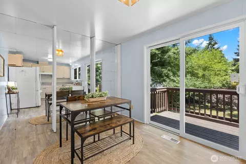 Dining - 14906 110th Ave NE, Bothell, WA 98011 photo 2 of 4