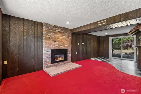 Living - 14906 110th Ave NE, Bothell, WA 98011 photo 5 of 6