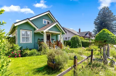 Exterior - 2605 21st St, Everett, WA 98201 photo 2 of 13