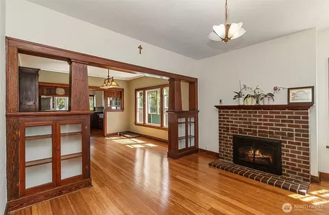 Living - 2605 21st St, Everett, WA 98201 photo 4 of 6
