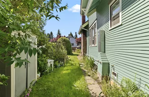 Exterior - 2605 21st St, Everett, WA 98201 photo 11 of 13
