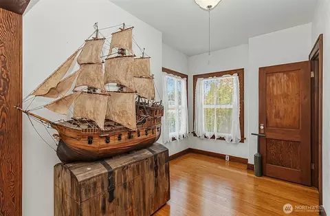 Entry Way - 2605 21st St, Everett, WA 98201 photo 1 of 3