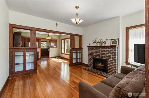 Living - 2605 21st St, Everett, WA 98201 photo 1 of 6