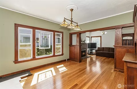 Living - 2605 21st St, Everett, WA 98201 photo 6 of 6