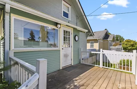 Exterior - 2605 21st St, Everett, WA 98201 photo 8 of 13