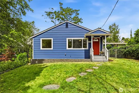 2722 NE Blakeley St, Seattle, WA 98105