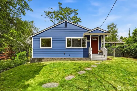2722 NE Blakeley St, Seattle, WA 98105