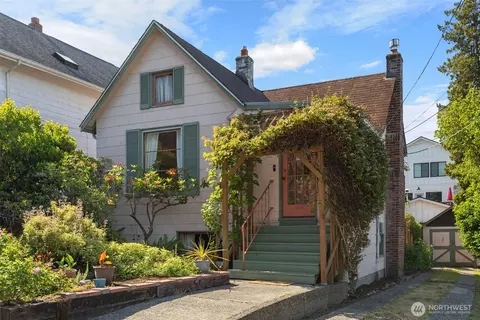 1631 N 54 St, Seattle, WA 98103