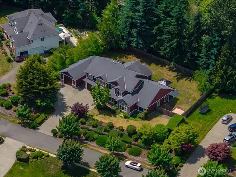 810 195th Ave E, Lake Tapps, WA 98391