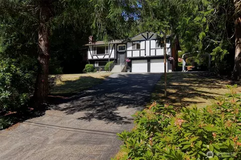 14203 Thomas Dr NW, Silverdale, WA 98383