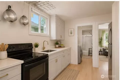 Kitchen - 2512 Cedar St, Everett, WA 98201 photo 5 of 5