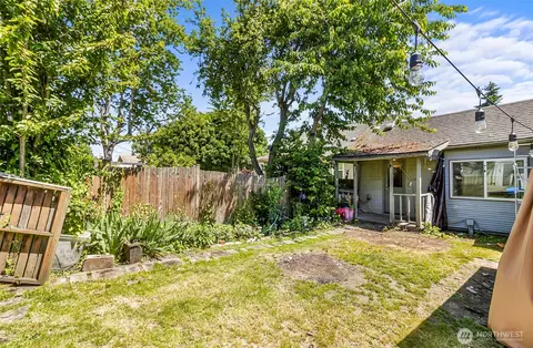 Exterior - 2512 Cedar St, Everett, WA 98201 photo 4 of 9
